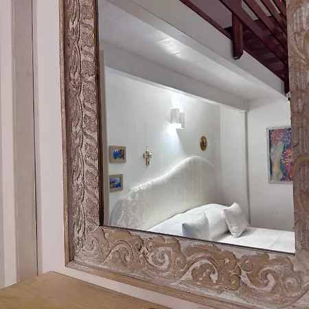Isabella Noble House * Naples