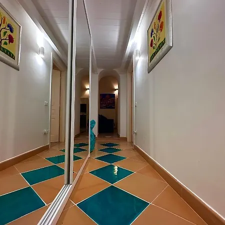 Isabella Noble House Apartment